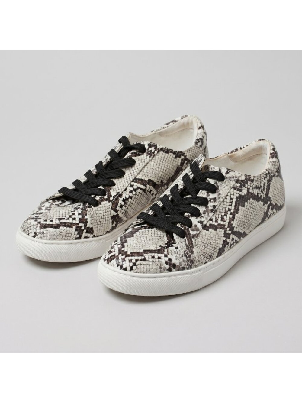 Kenneth Cole Women's Kam Sneakers Snake Print Shoes in size US 8.5
